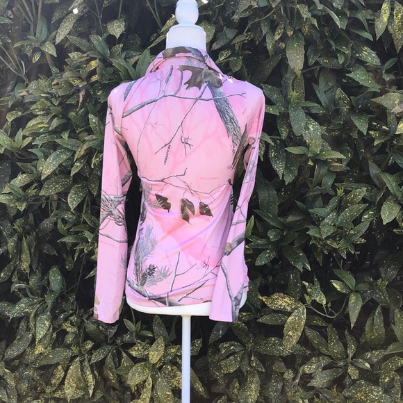 REALTREE Performance. 92% polyester 8% spandex - Picture 3 of 3